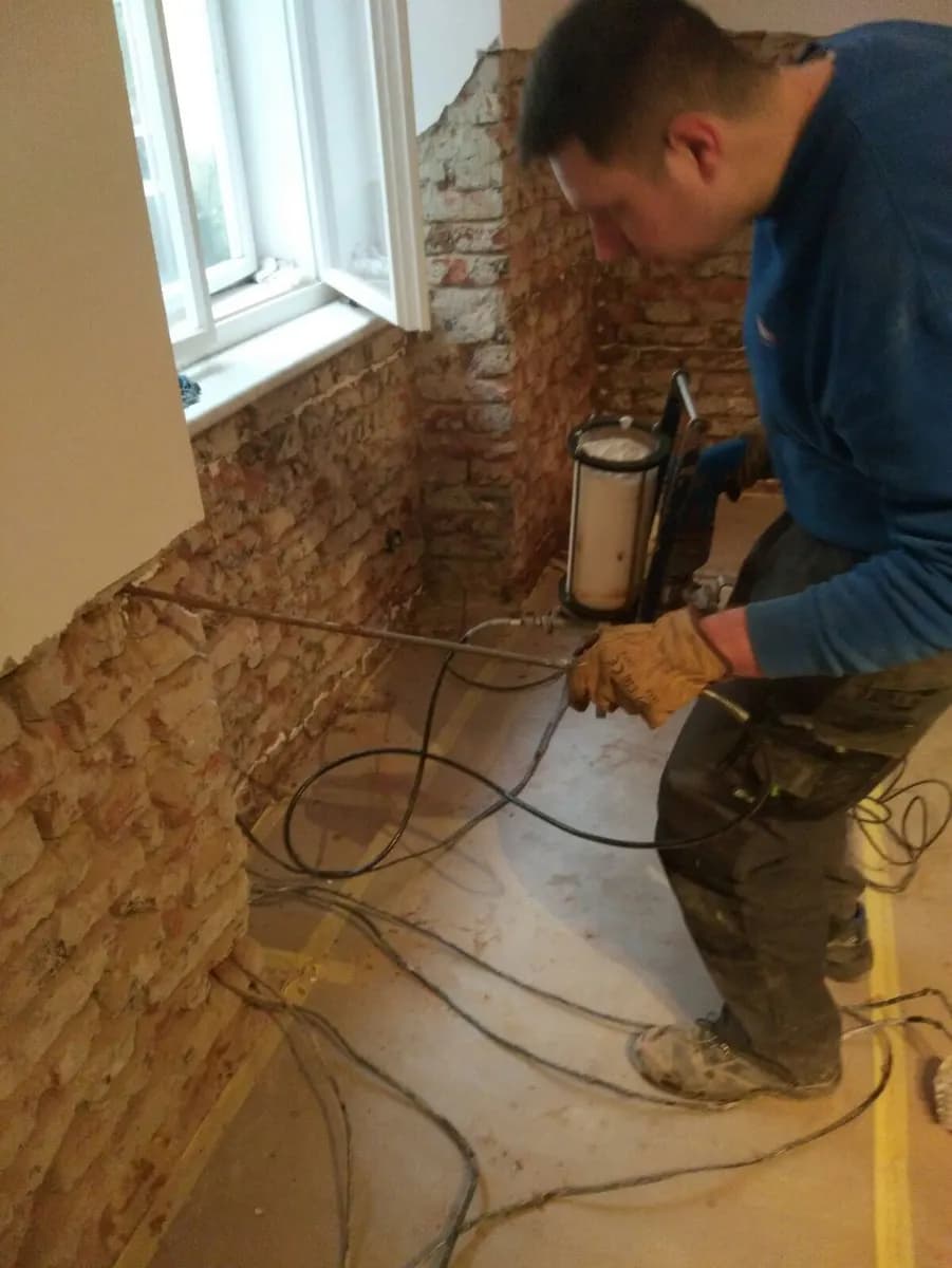 Realizace Jugoslávských partyzánů 44, Praha 6 — fotografie